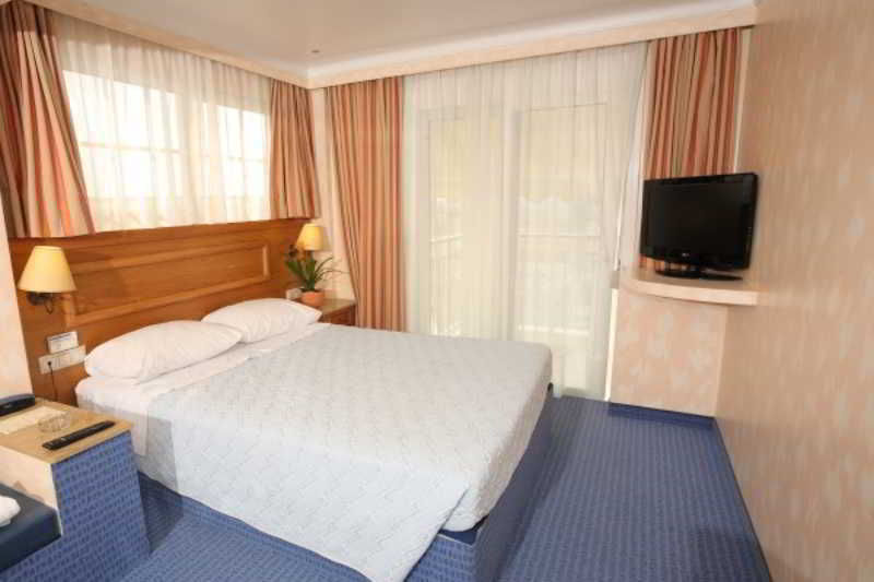 Noufara Hotel Piraeus Exterior photo