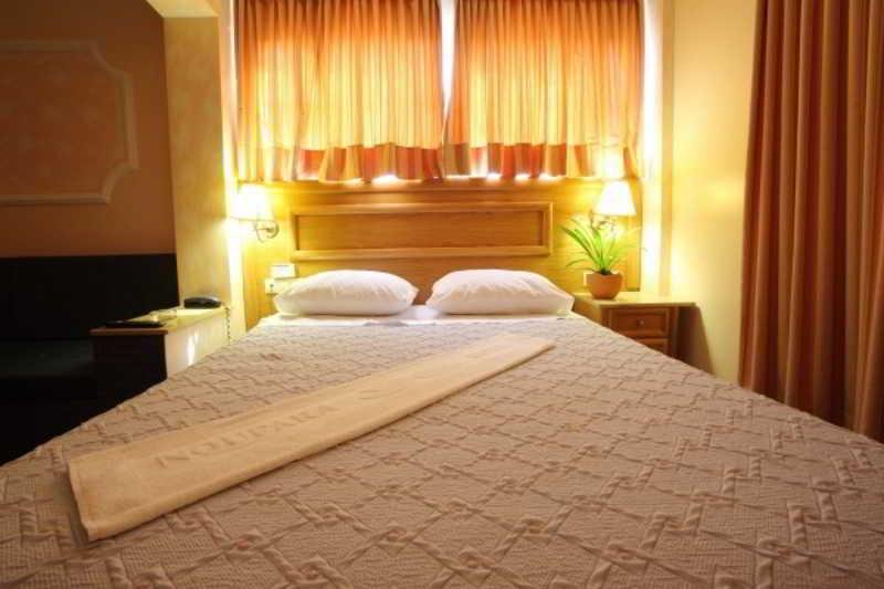 Noufara Hotel Piraeus Exterior photo