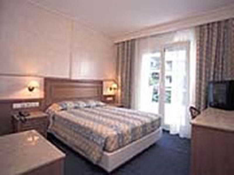 Noufara Hotel Piraeus Exterior photo