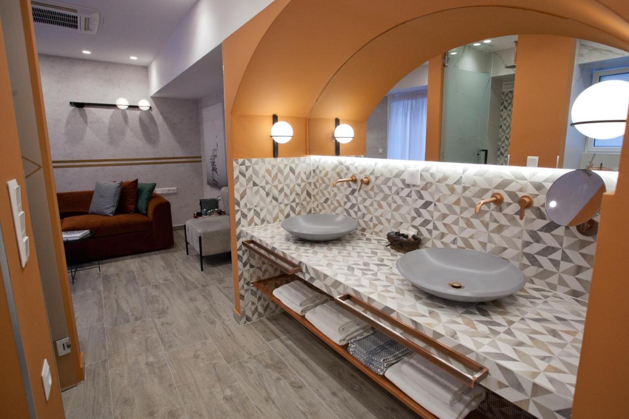 Noufara Hotel Piraeus Exterior photo
